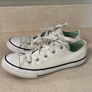 Converse All Star white on white pre-owned U.S. size 3 (juniors)